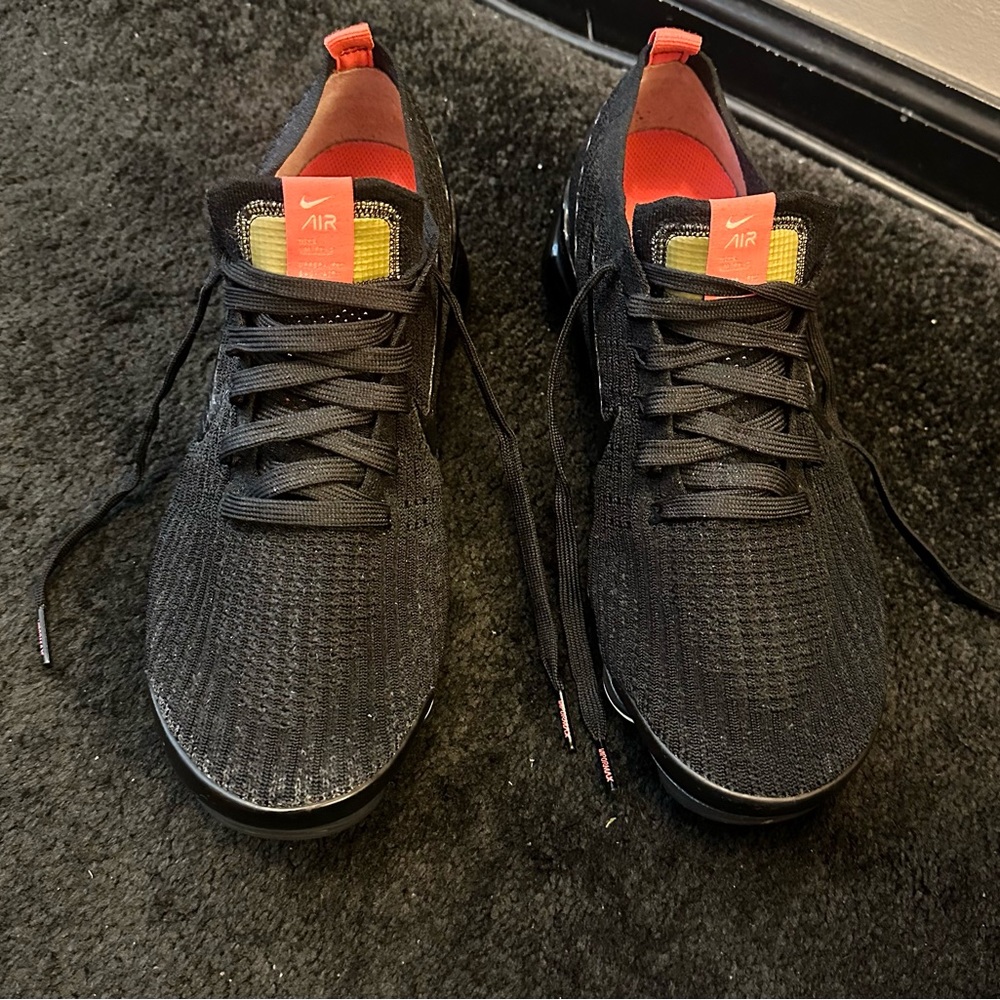 Nike Black and Red Athletic Shoes Modern Design